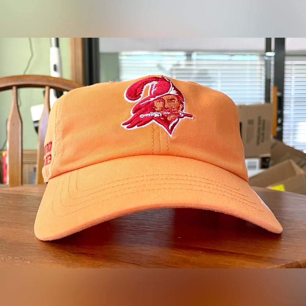 TAMPA BAY BUCCANEERS Franchise - Women’s Hat -HISTORIC Creamsicle  '47 Brand